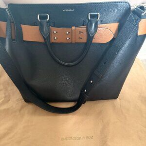 BURBERRY BELTED TWO TONE LARGE HANDBAG